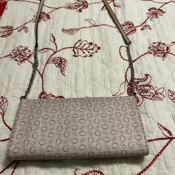 Guess Wallet - Picture 5 of 16